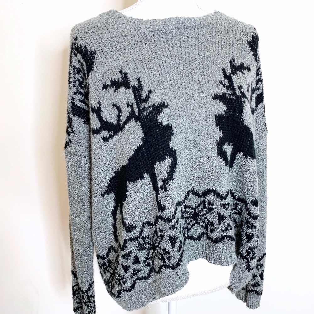 Womens S/M Soft Reindeer Knit Holiday Sweater